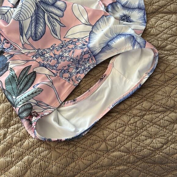 Mink Pink |  MOD CLOTH one piece one shoulder swimming suit Size S - Picture 9 of 12